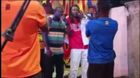 Odiyifo Brings the House Down at Teshie Kasa Ne Nsenku Entertainment (Watch Video)