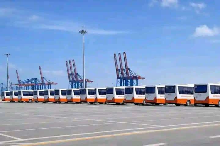 100 Metro Mass Buses