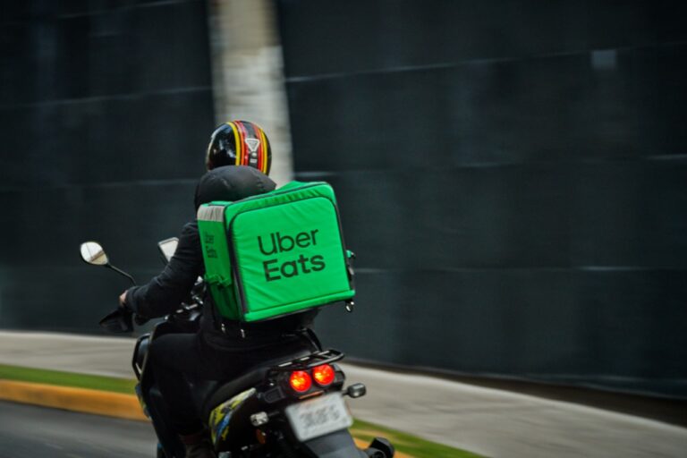 uber-eats - delivery guy