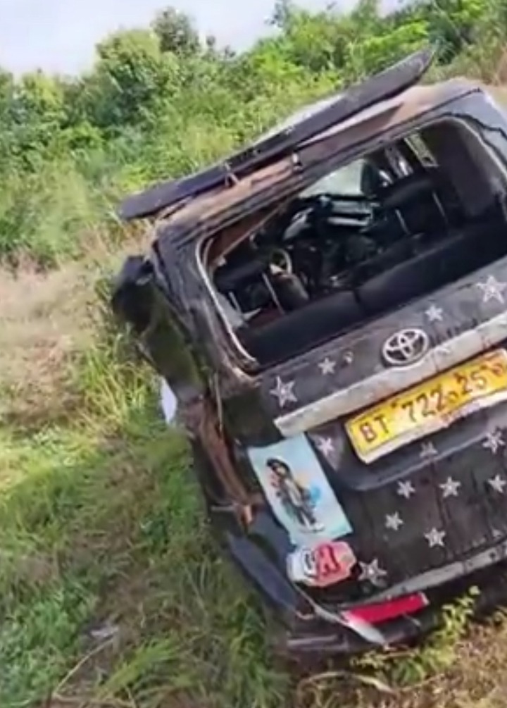 Multiple Feared Dead as Toyota Voxy Crashes at Techimantia Akwabo