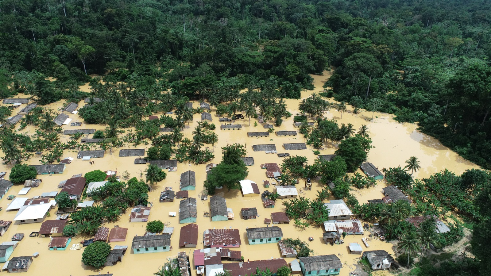 More Than 20 Buildings Destroyed as Severe Flooding Cuts Off Key Samreboi Suburbs