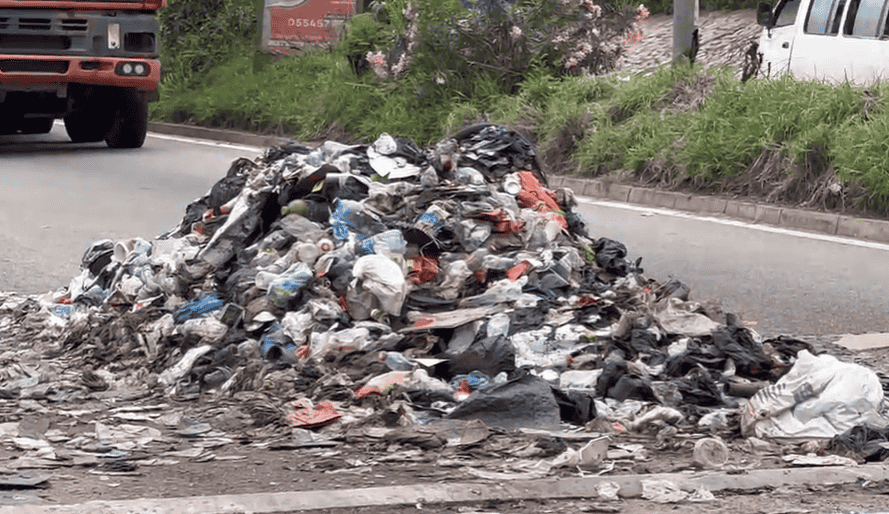 Tricycle Operators Stage Protest Over Equipment Breakdown at Oti Landfill Site