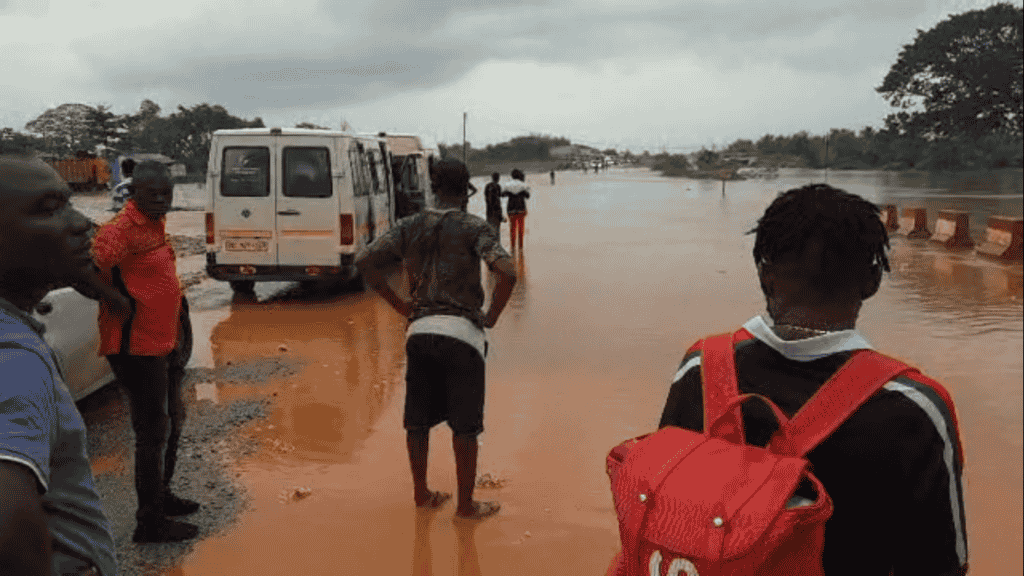 Winneba to Cape Coast Highway Blocked as Severe Floods Leave Travelers Stranded_____