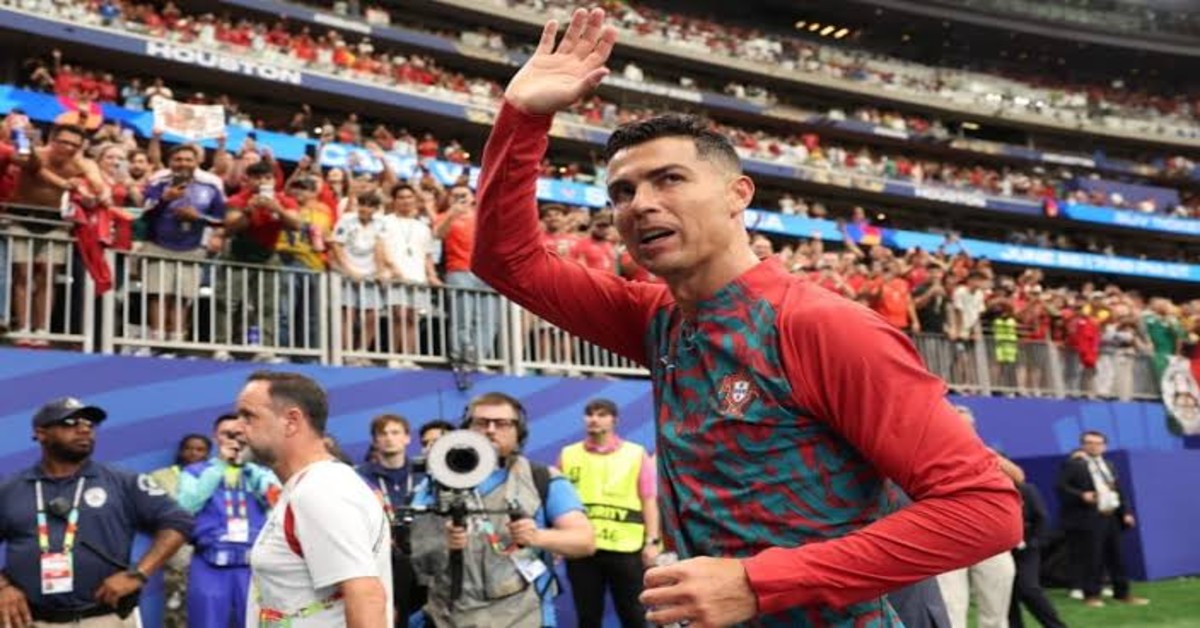 Ronaldo Double Fires Portugal as Ghana Hold England to Crucial Draw