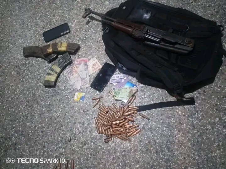 AK-47 rifle and GH¢140K are recovered by police during the Lashibi robbery