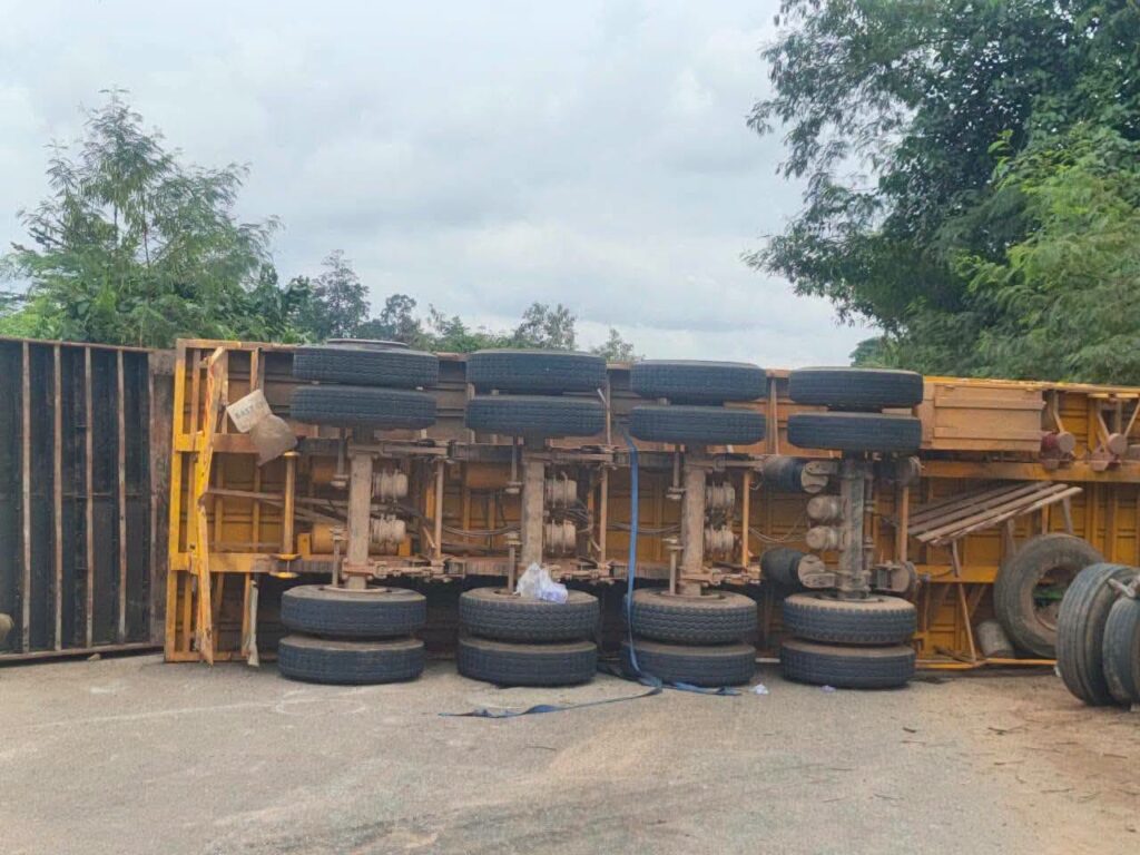 Traffic Diverted on Accra Kumasi Highway After Articulated Truck Crash Blocks Birimso Bridge