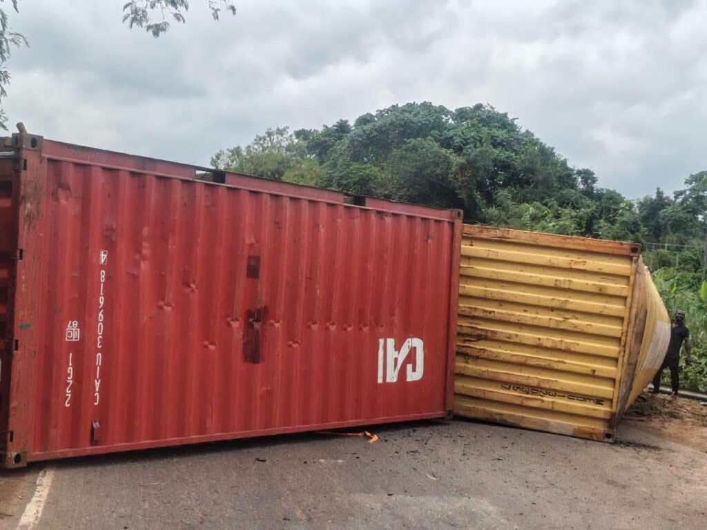 Traffic Diverted on Accra Kumasi Highway After Articulated Truck Crash Blocks Birimso Bridge