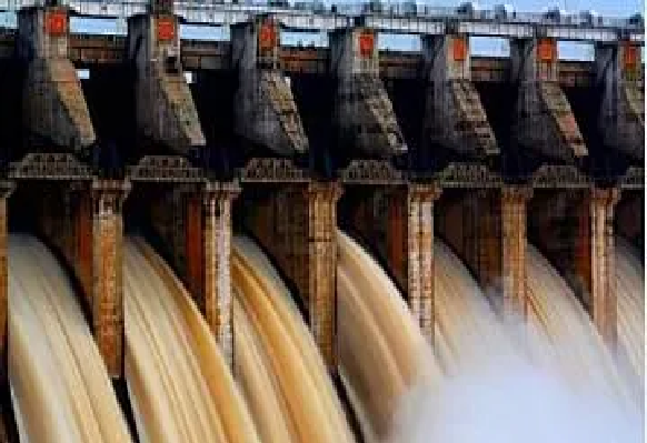 Farmers Panic As Early Bagre Dam Flood Threatens