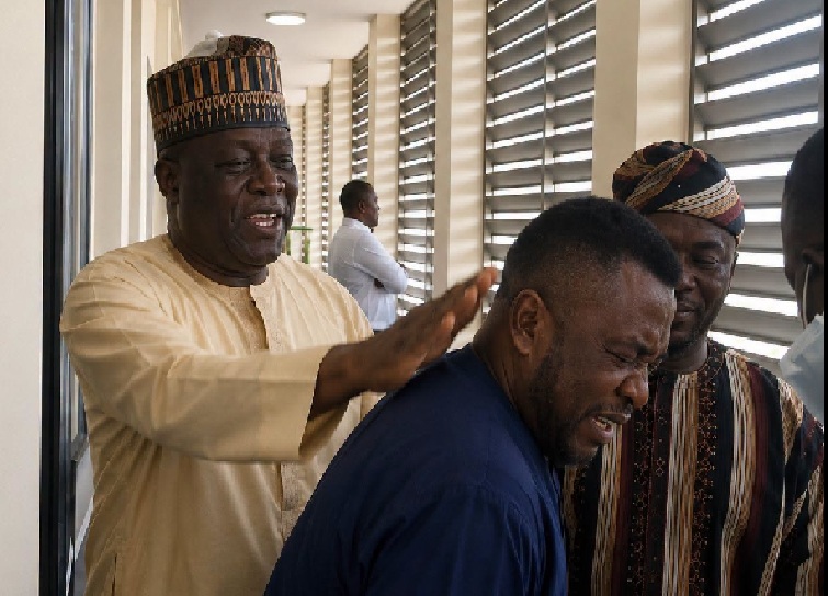 Pastor Slapped In Handcuffs by Muslim Cleric Over Prophet Mohammed Comment