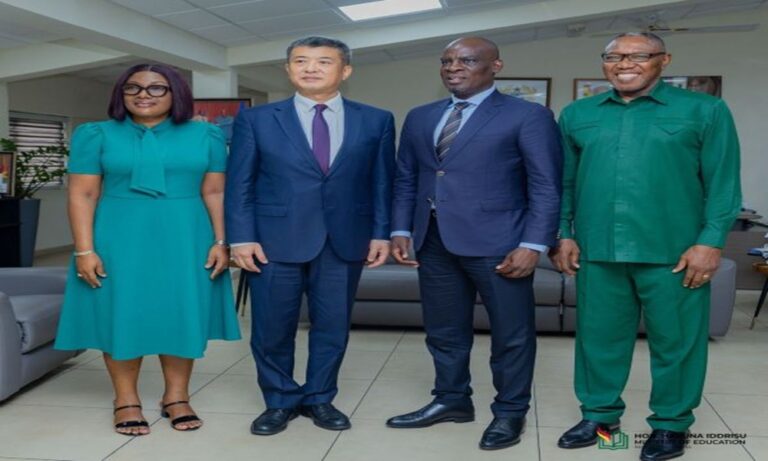 Education Minister Confers with Chinese Ambassador