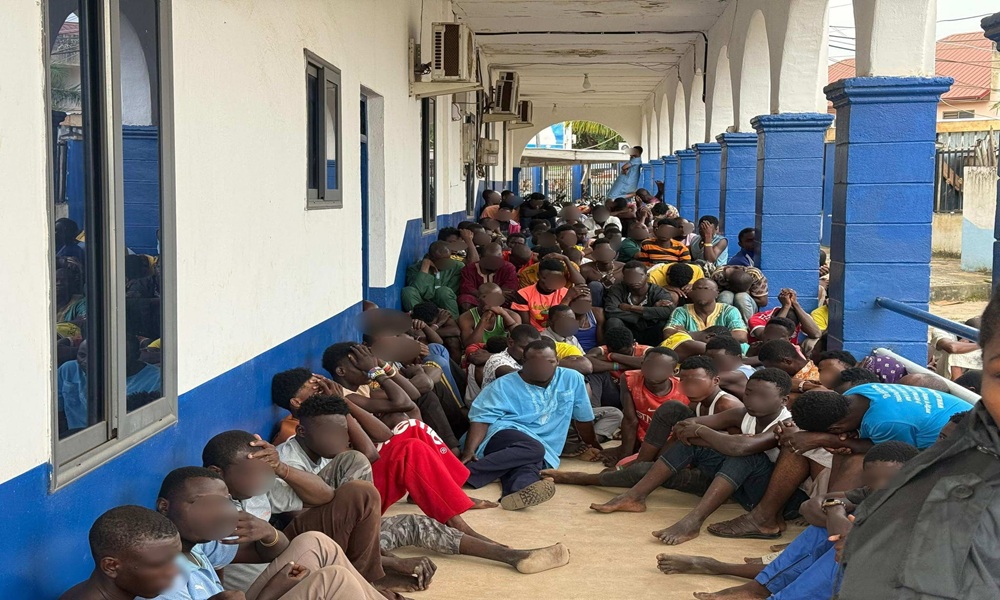 Nsawam Adoagyiri Police Arrest Over 120 Suspected QNET Personnel at Nsawam as Investigations Into Their Activities Continue