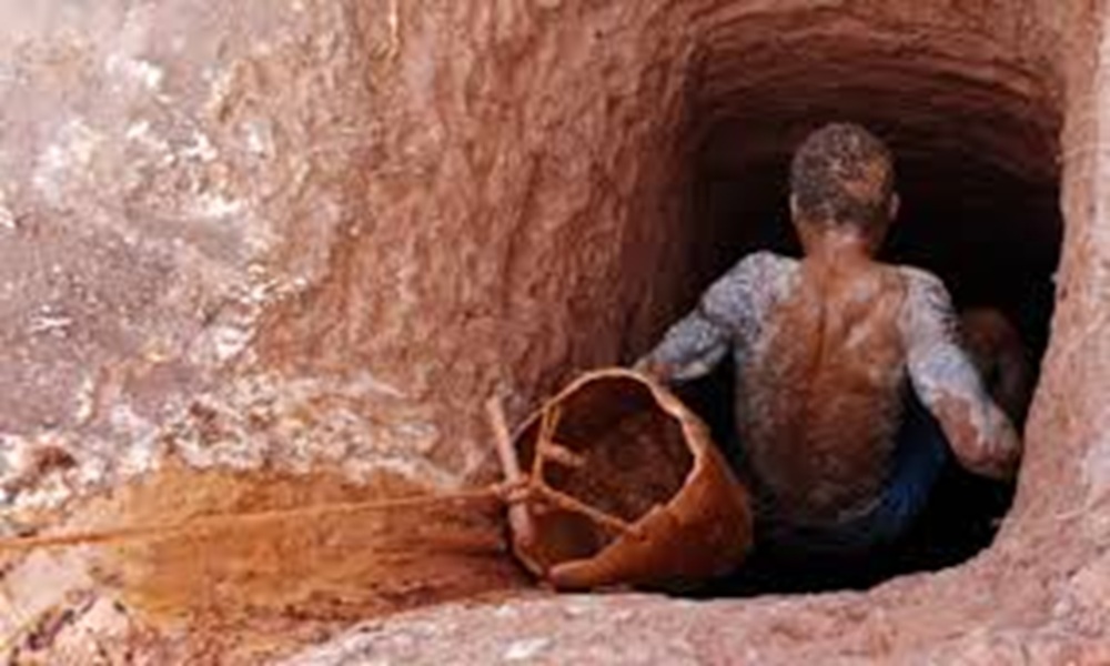 Seven Dead After Mining Pit Collapses at Manso Kaneago